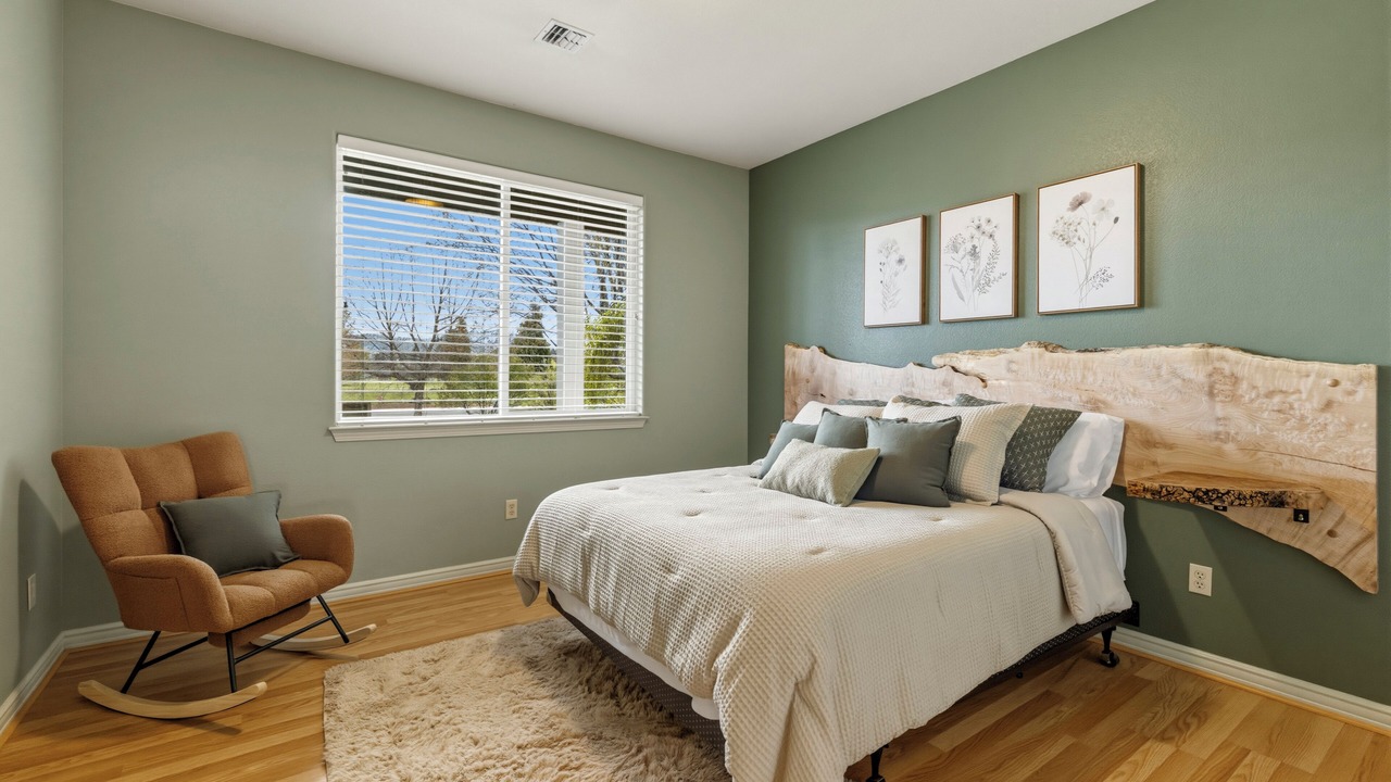 Photo of Bedroom in Altamont