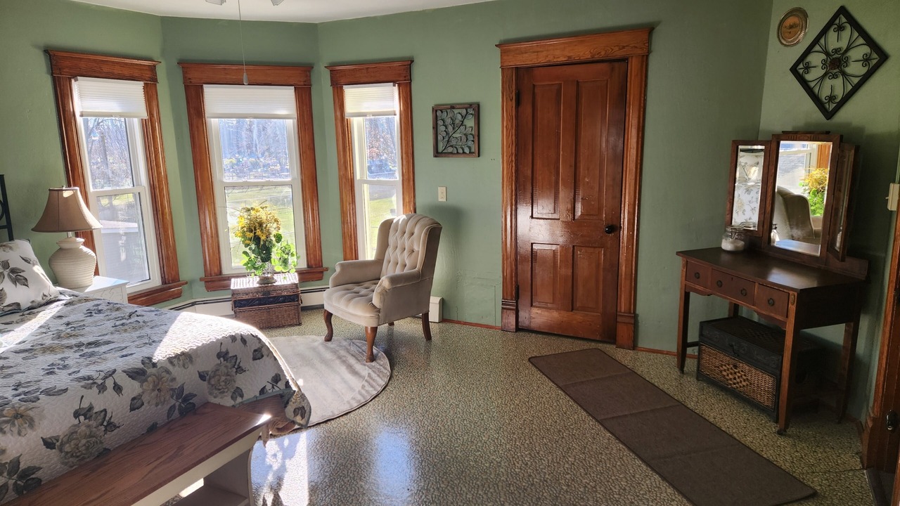 Photo of Bedroom in Iowa Falls