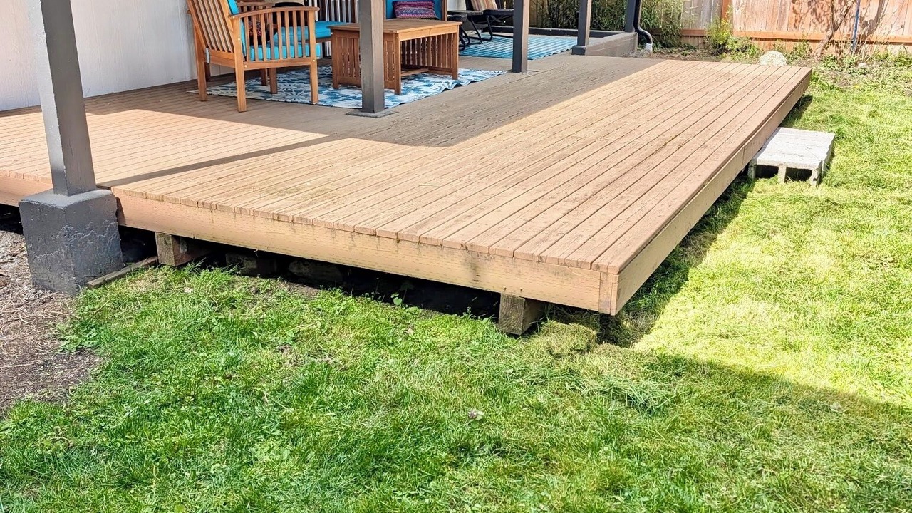 Photo of Patio Balcony in Haller Lake