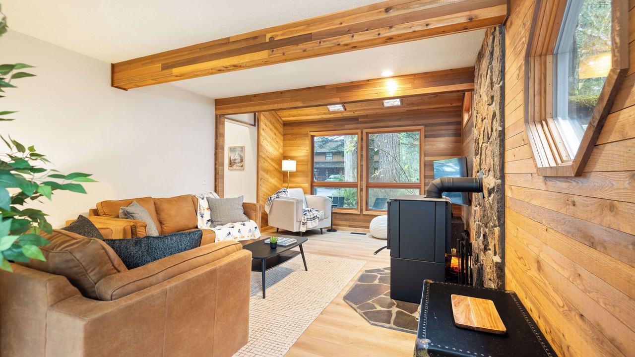 Photo of Livingroom in Mount Hood Village