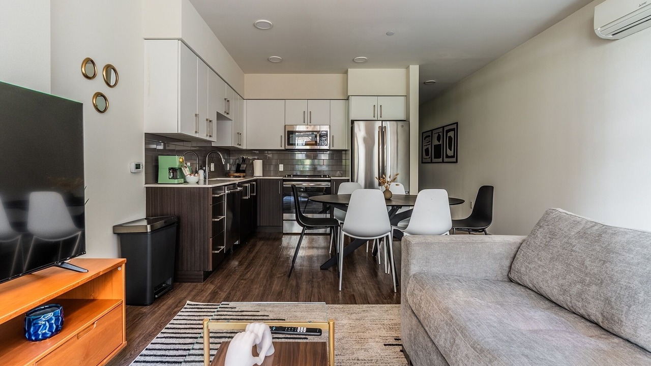 Photo of Livingroom in West Bellevue