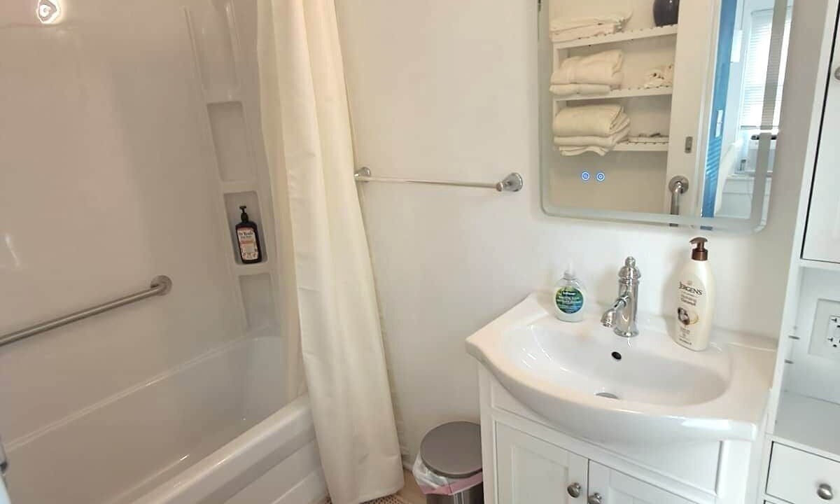 Photo of Bathroom in Ames