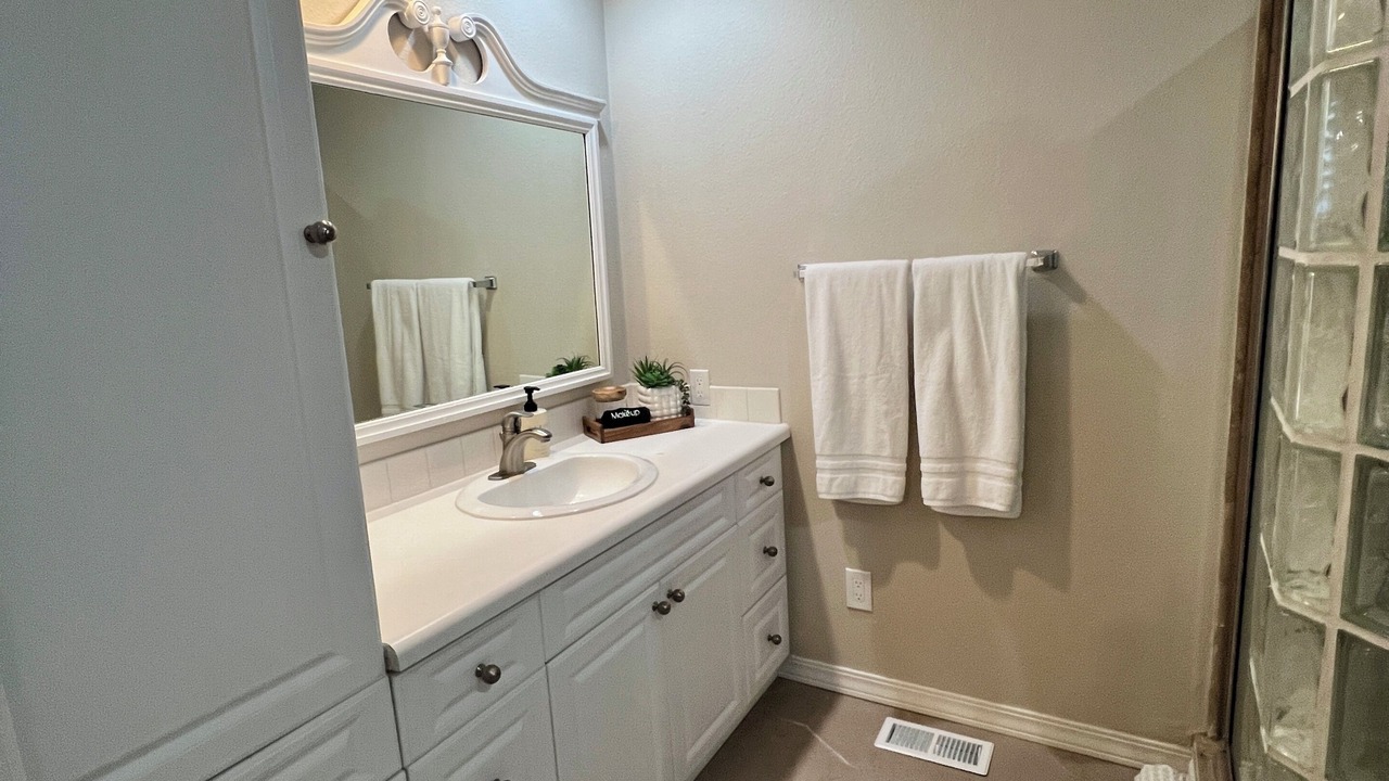 Photo of Bathroom in Parkland