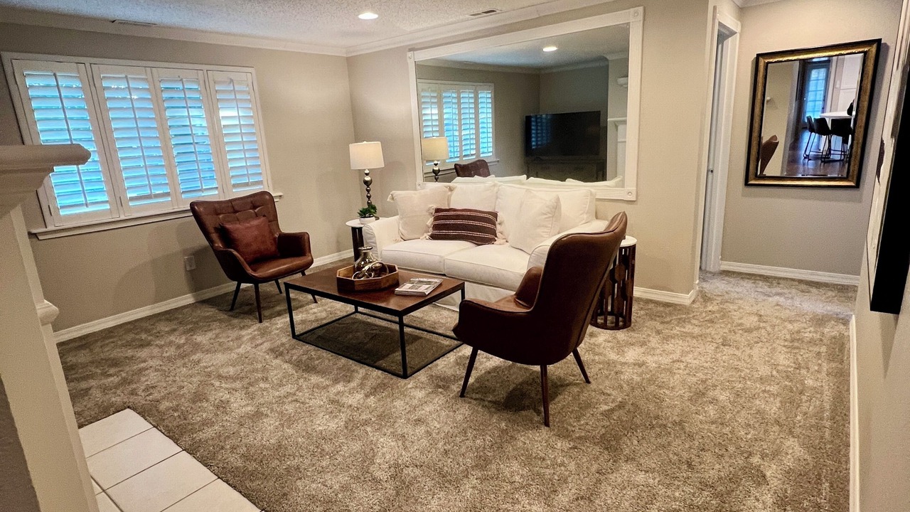 Photo of Livingroom in Parkland