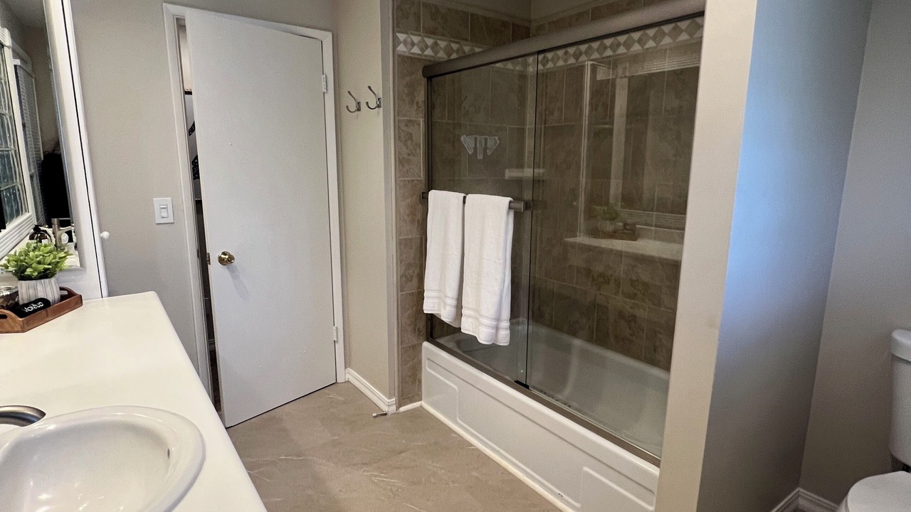 Photo of Bathroom in Parkland