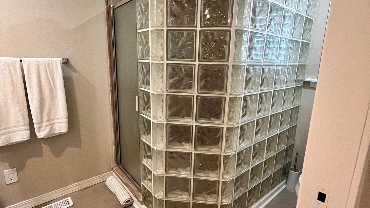 Photo of Bathroom in Parkland