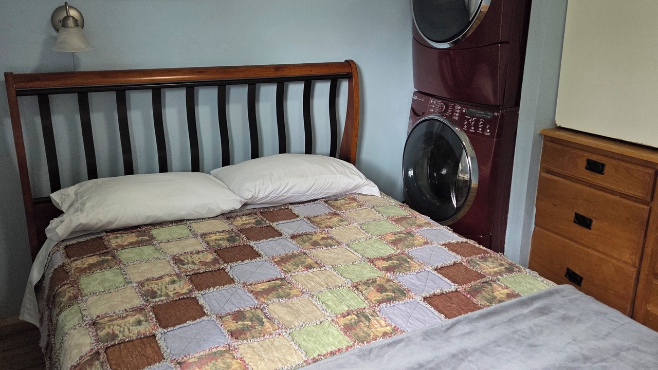 Photo of Bedroom in Clinton