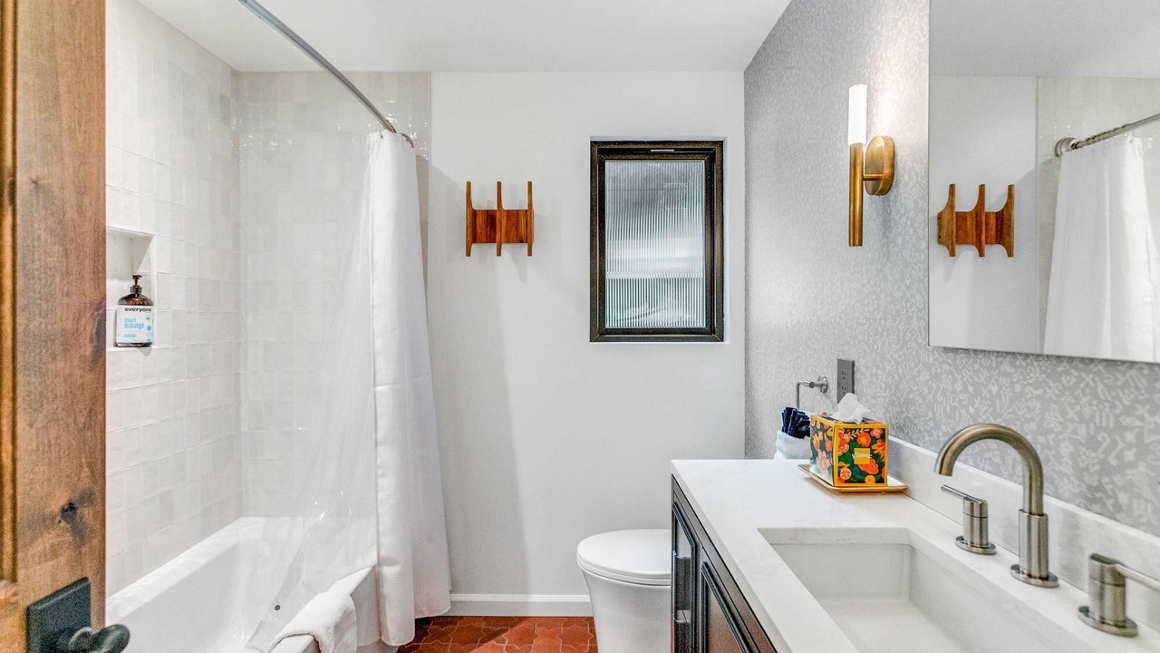 Photo of Bathroom in Greenbank