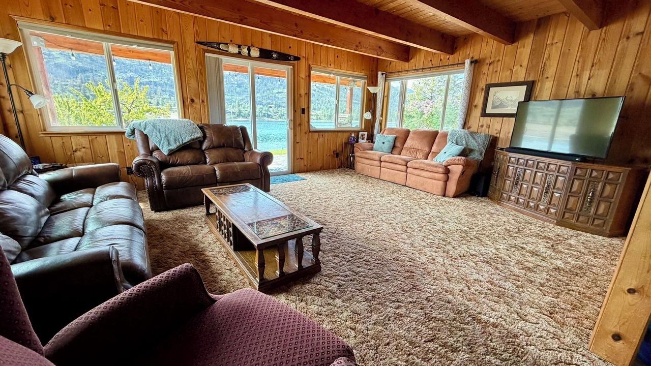 Photo of Livingroom in Oroville