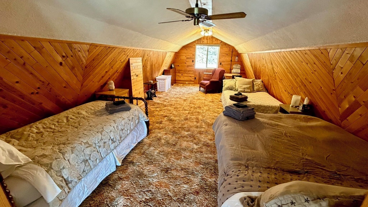 Photo of Bedroom in Oroville