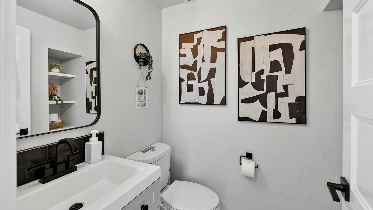 Photo of Bathroom in Garden City