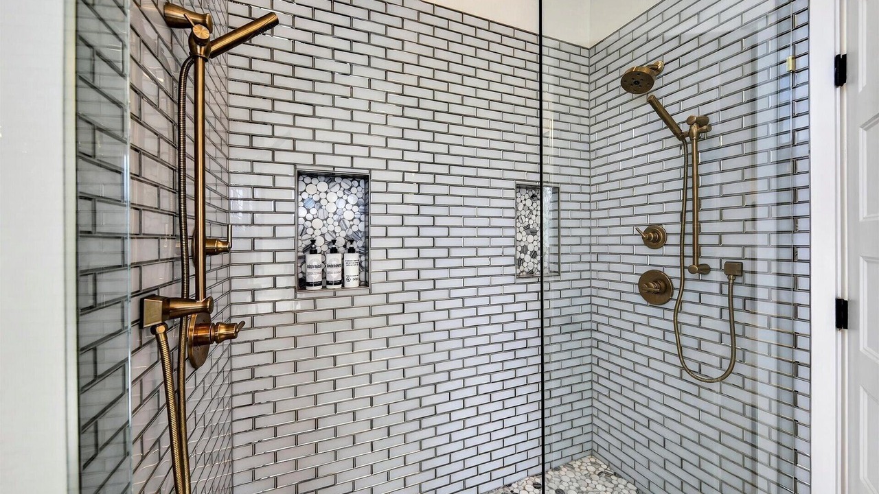 Photo of Bathroom in Garden City