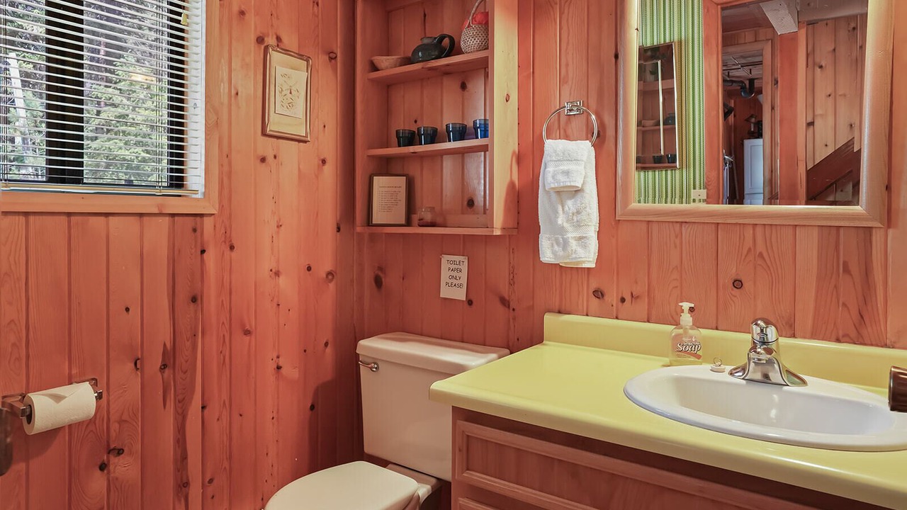 Photo of Bathroom in Garden Valley