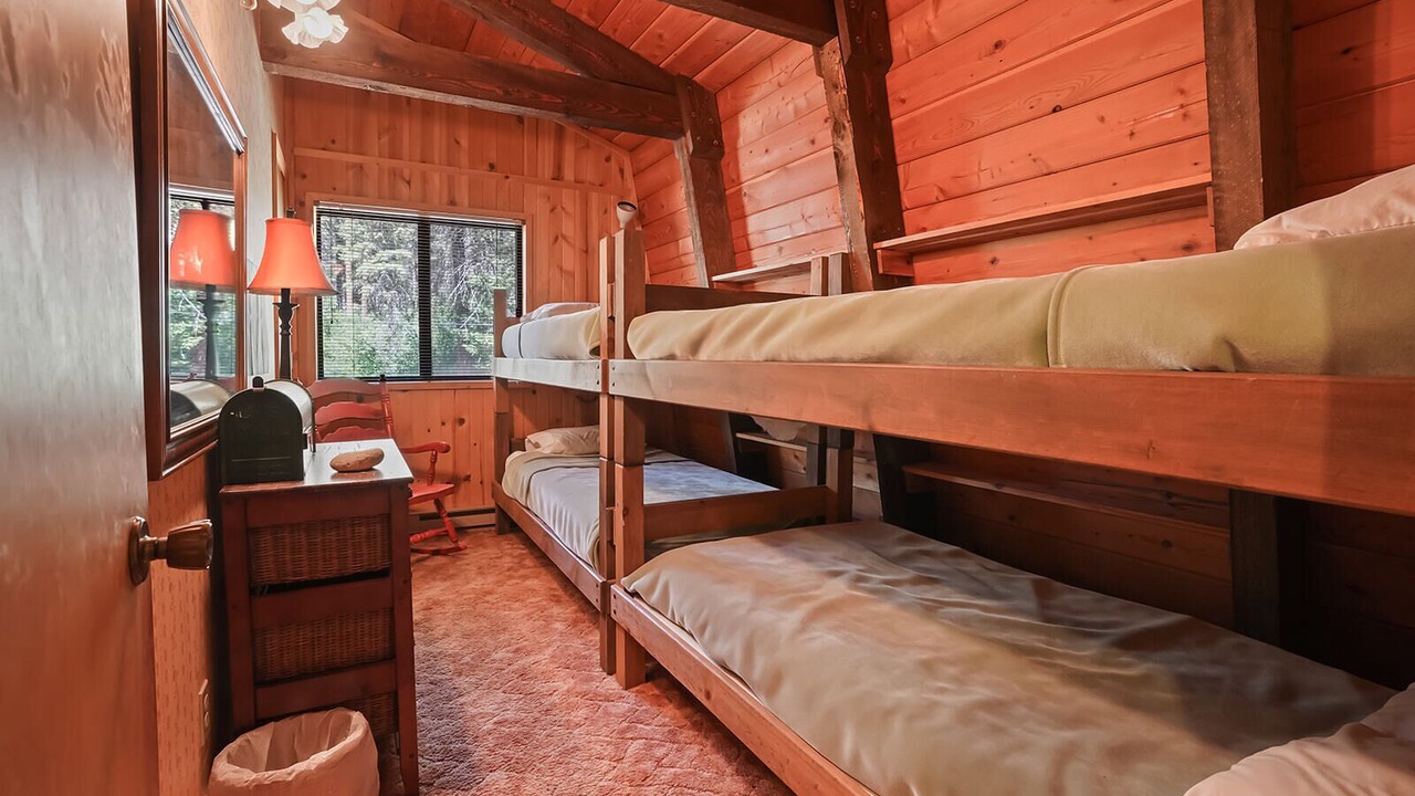 Photo of Bedroom in Garden Valley