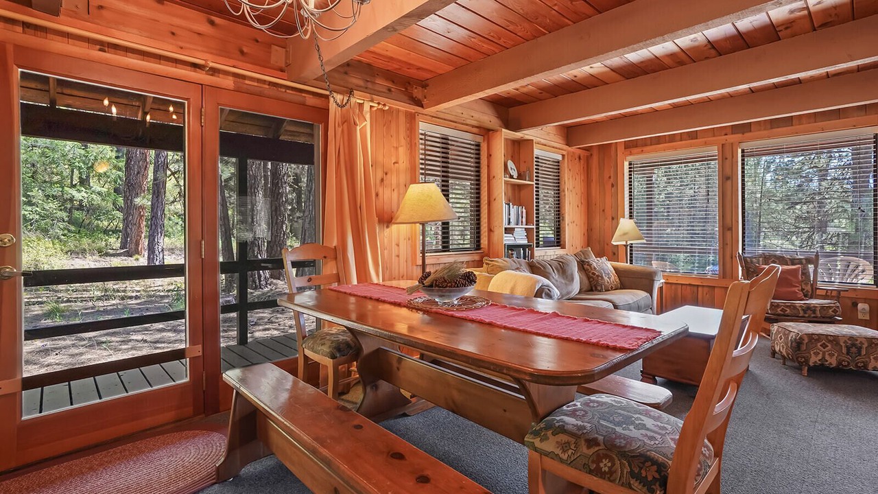 Photo of Livingroom in Garden Valley
