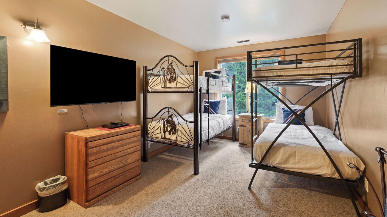 Photo of Bedroom in Overlook Park