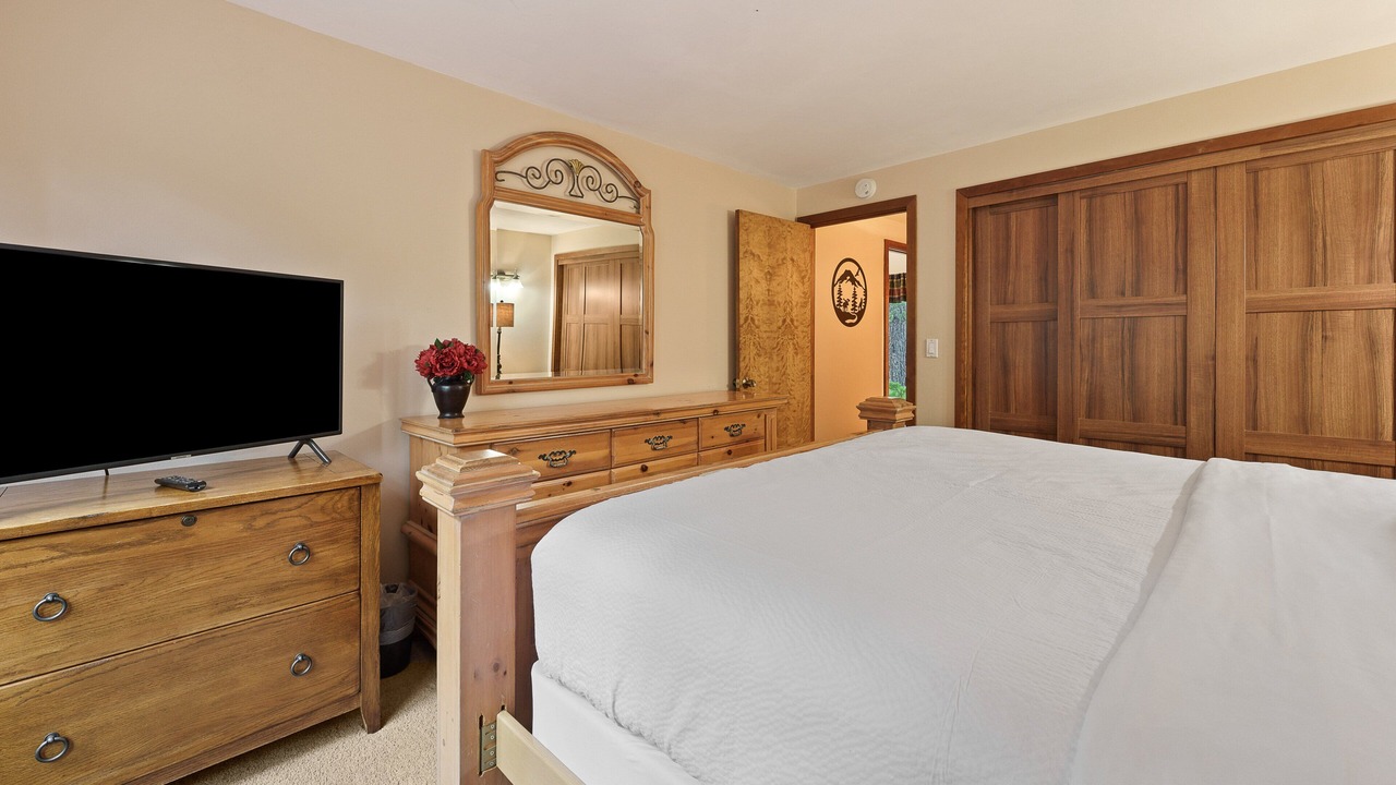 Photo of Bedroom in Overlook Park