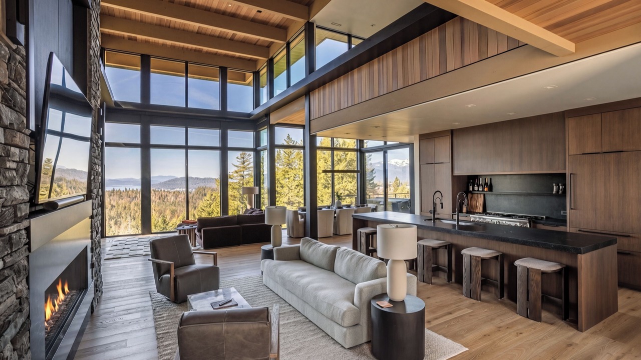 Photo of Livingroom in Sandpoint