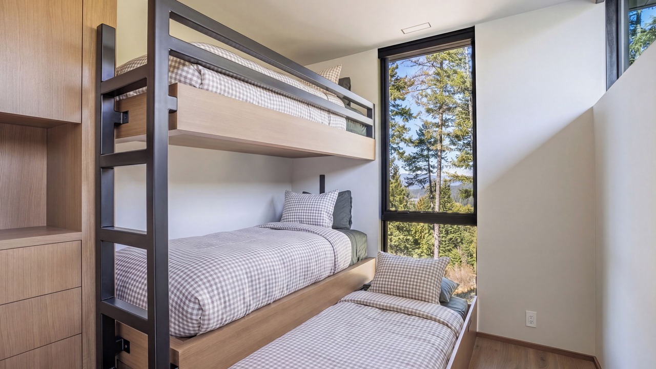 Photo of Bedroom in Sandpoint