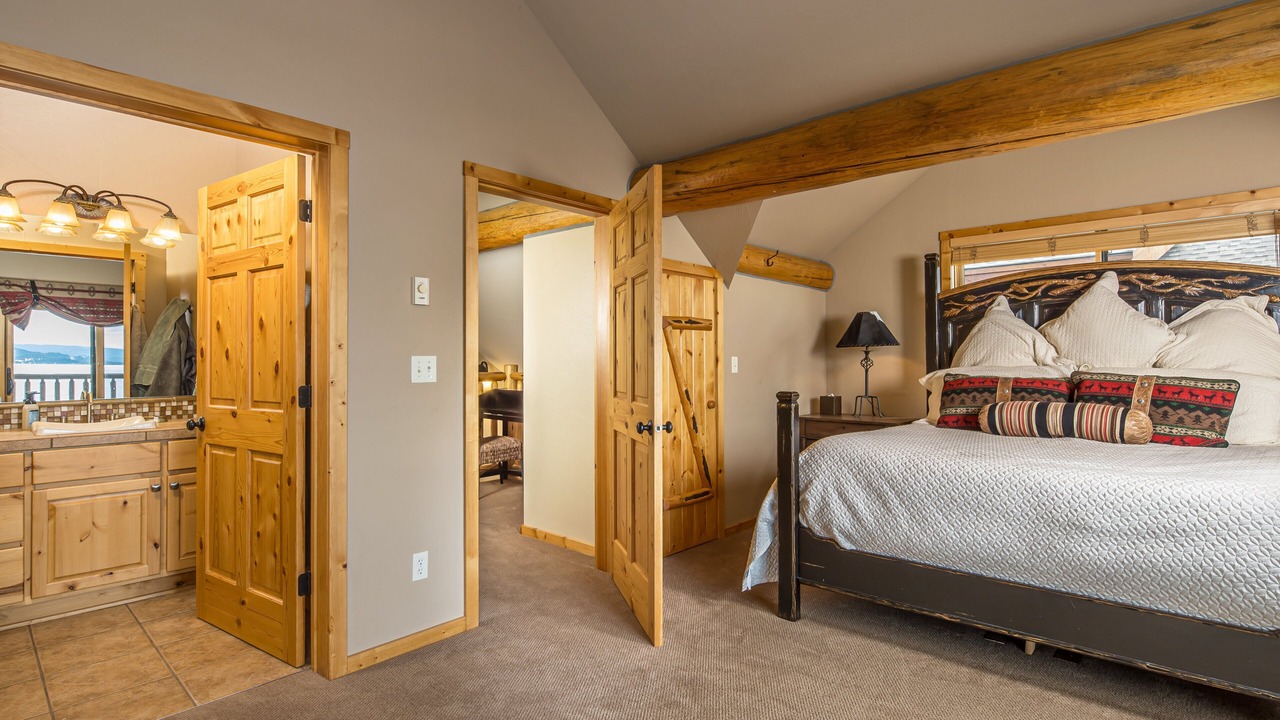 Photo of Bedroom in West Yellowstone