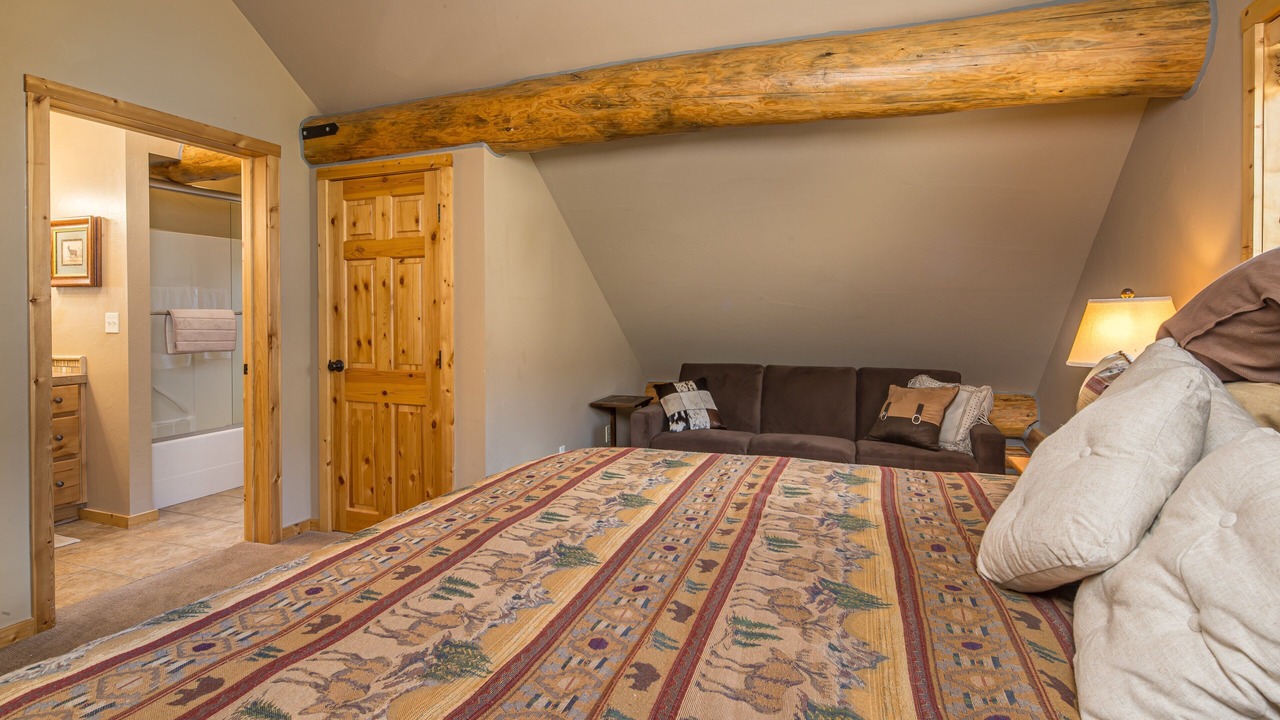Photo of Bedroom in West Yellowstone