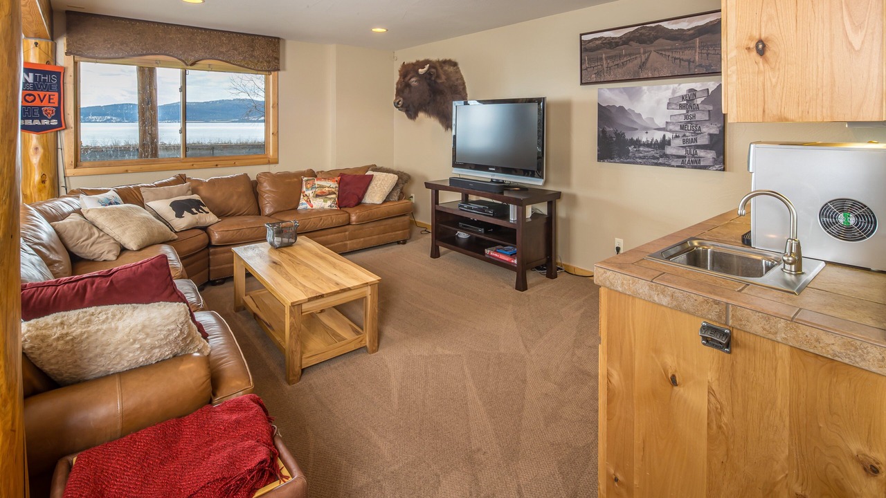 Photo of Livingroom in West Yellowstone