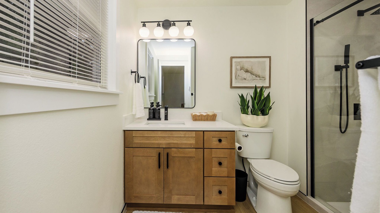Photo of Bathroom in Oak Harbor