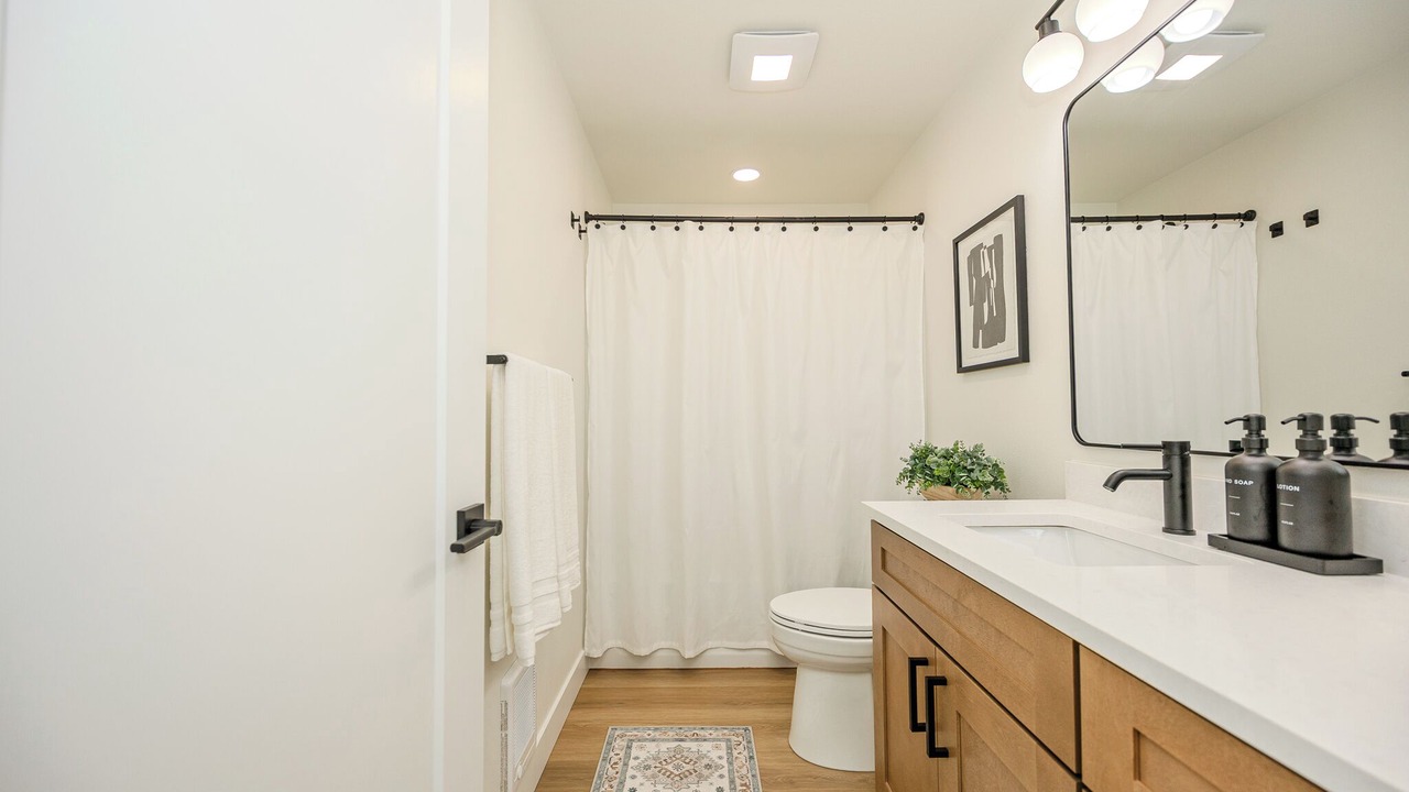 Photo of Bathroom in Oak Harbor