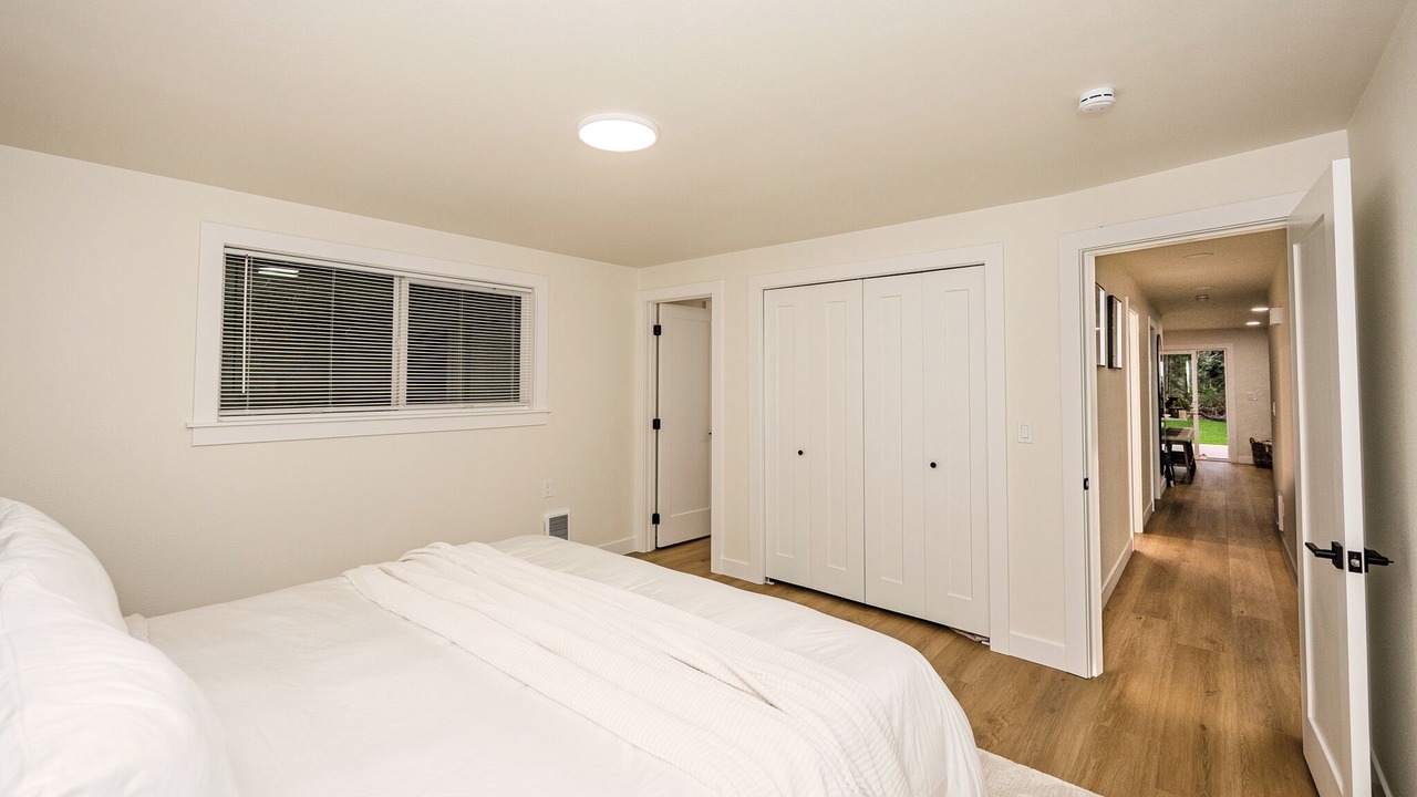 Photo of Bedroom in Oak Harbor