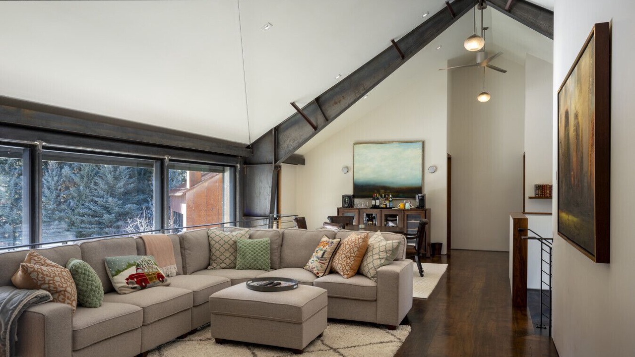 Photo of Livingroom in East Fork