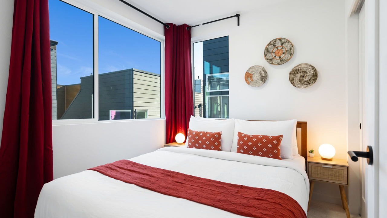 Photo of Bedroom in Minor