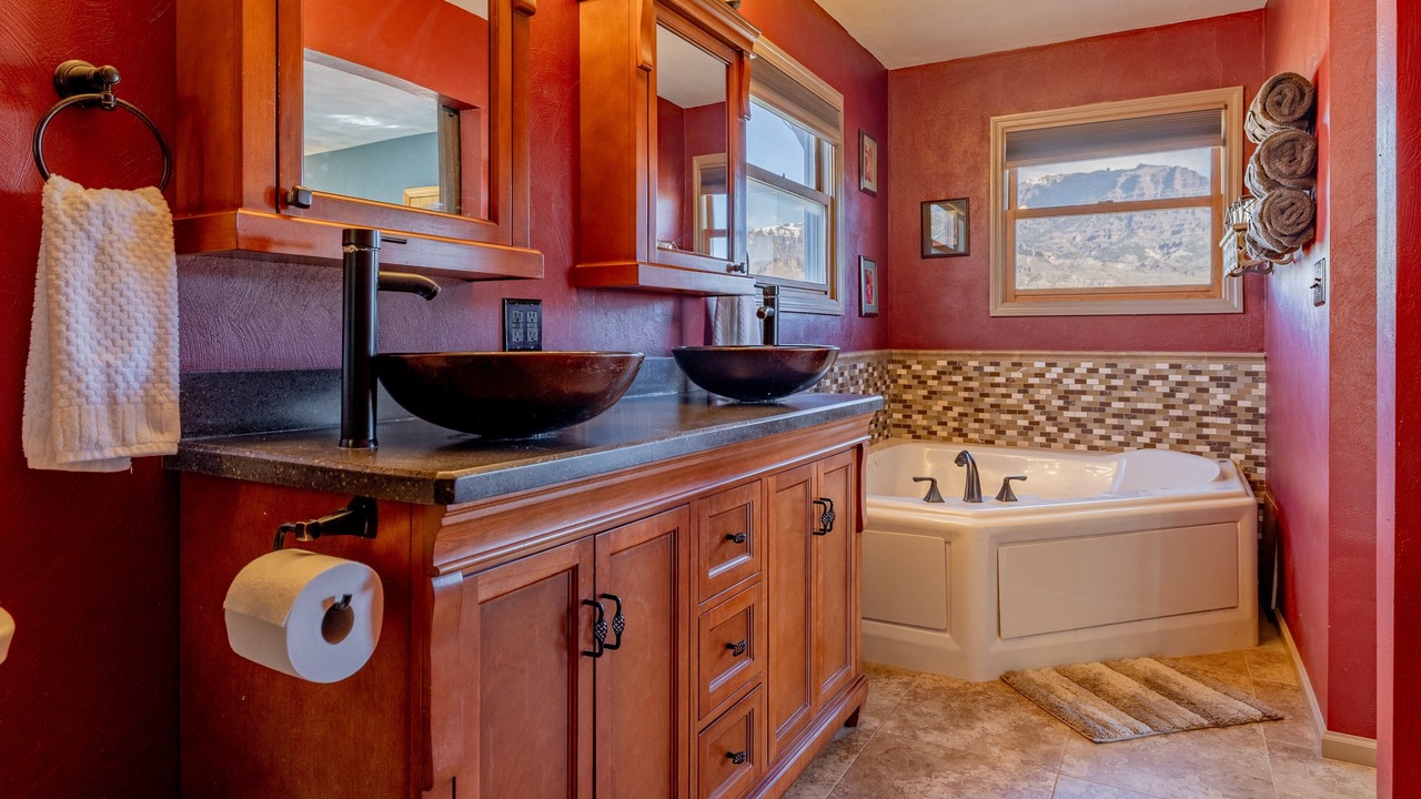 Photo of Bathroom in Wapiti