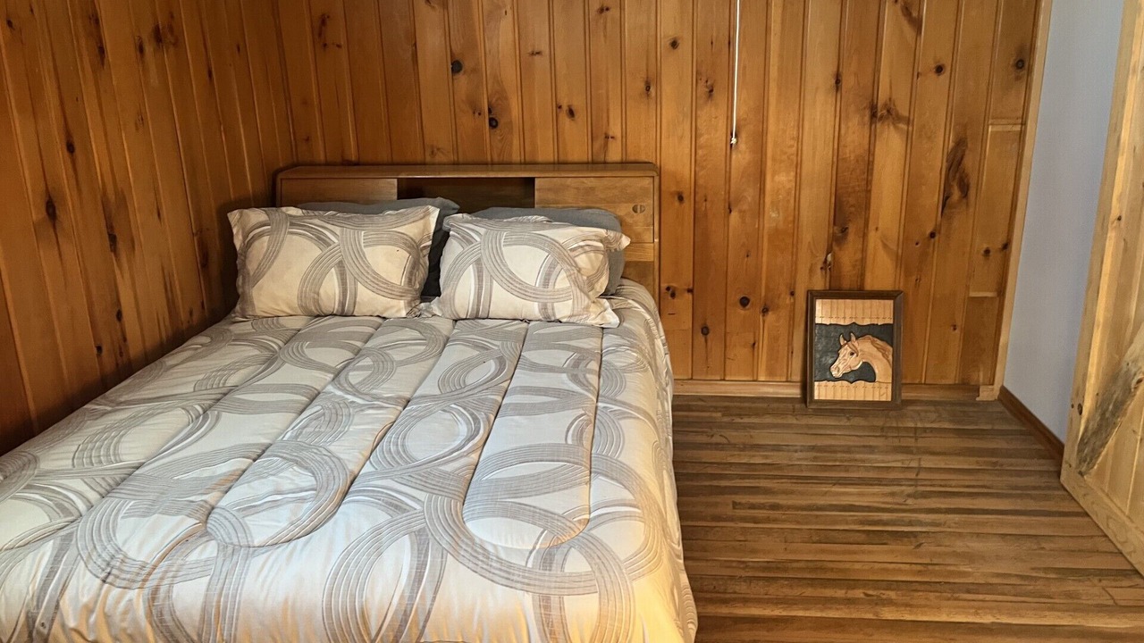 Photo of Bedroom in Tri-Cities