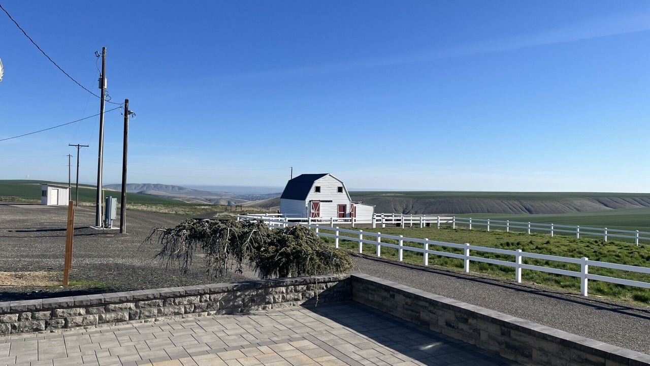 Photo of Outdoor in Tri-Cities