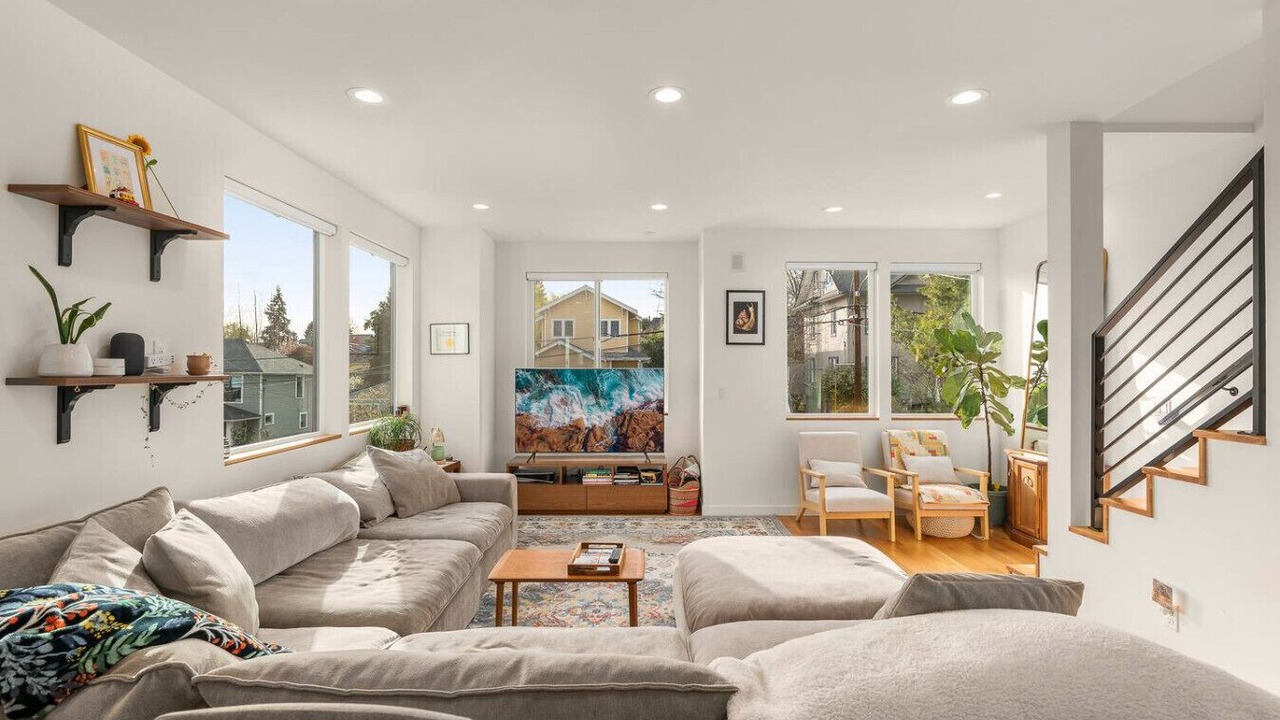 Photo of Livingroom in Wallingford