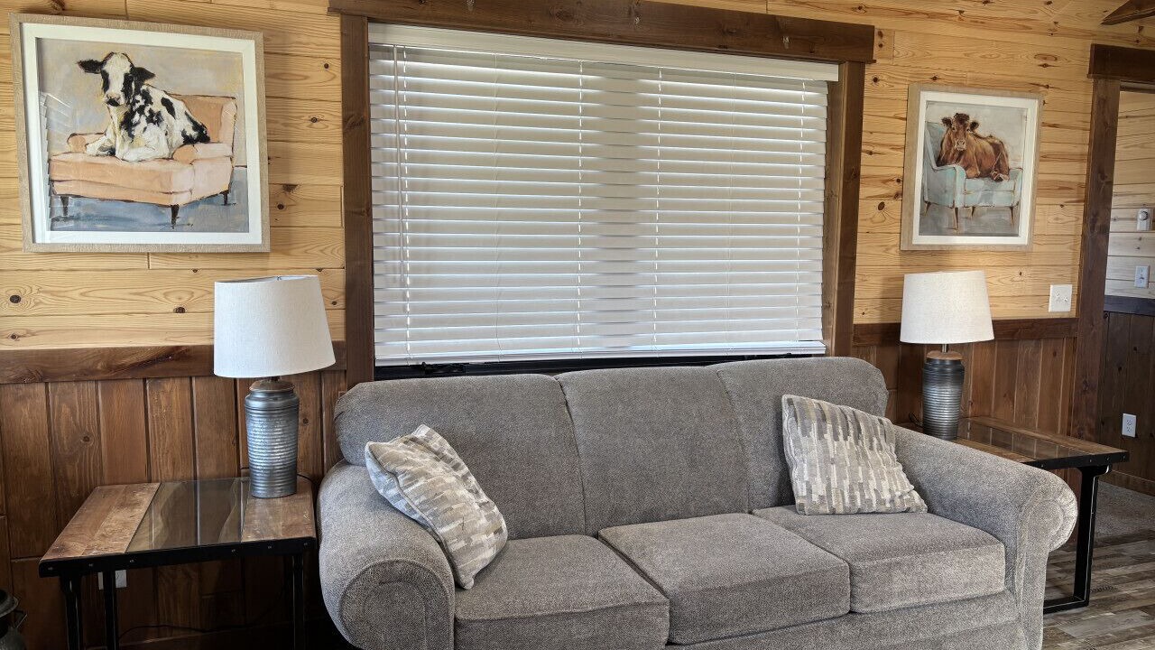 Photo of Livingroom in Victor