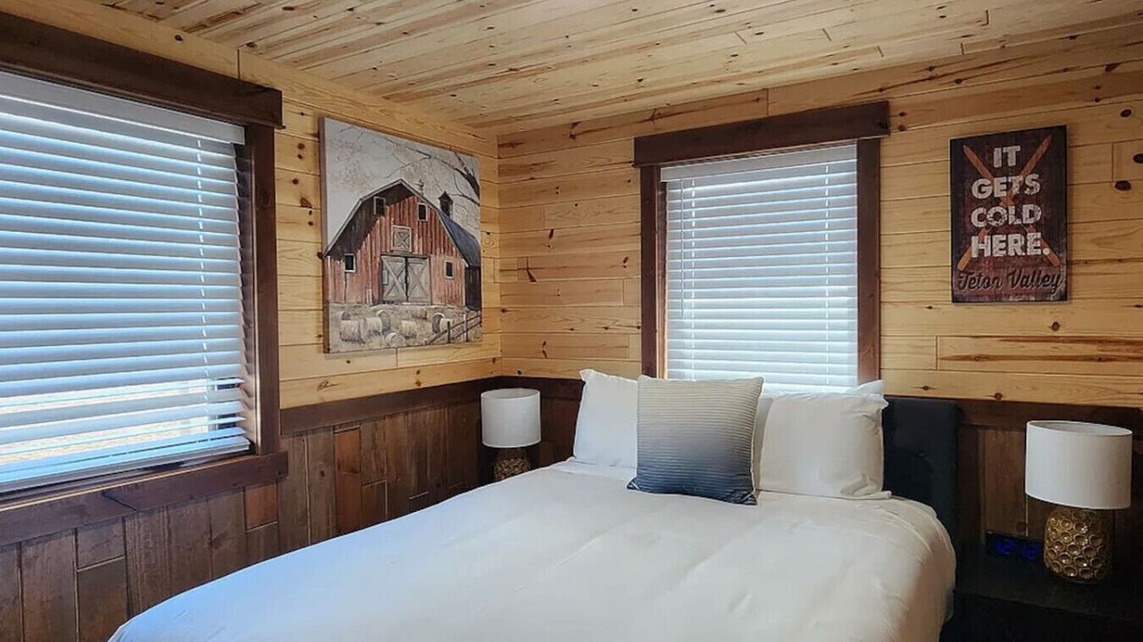 Photo of Bedroom in Victor
