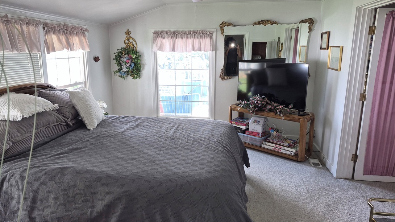 Photo of Bedroom in Grants Pass