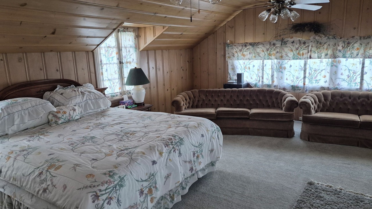 Photo of Bedroom in Grants Pass
