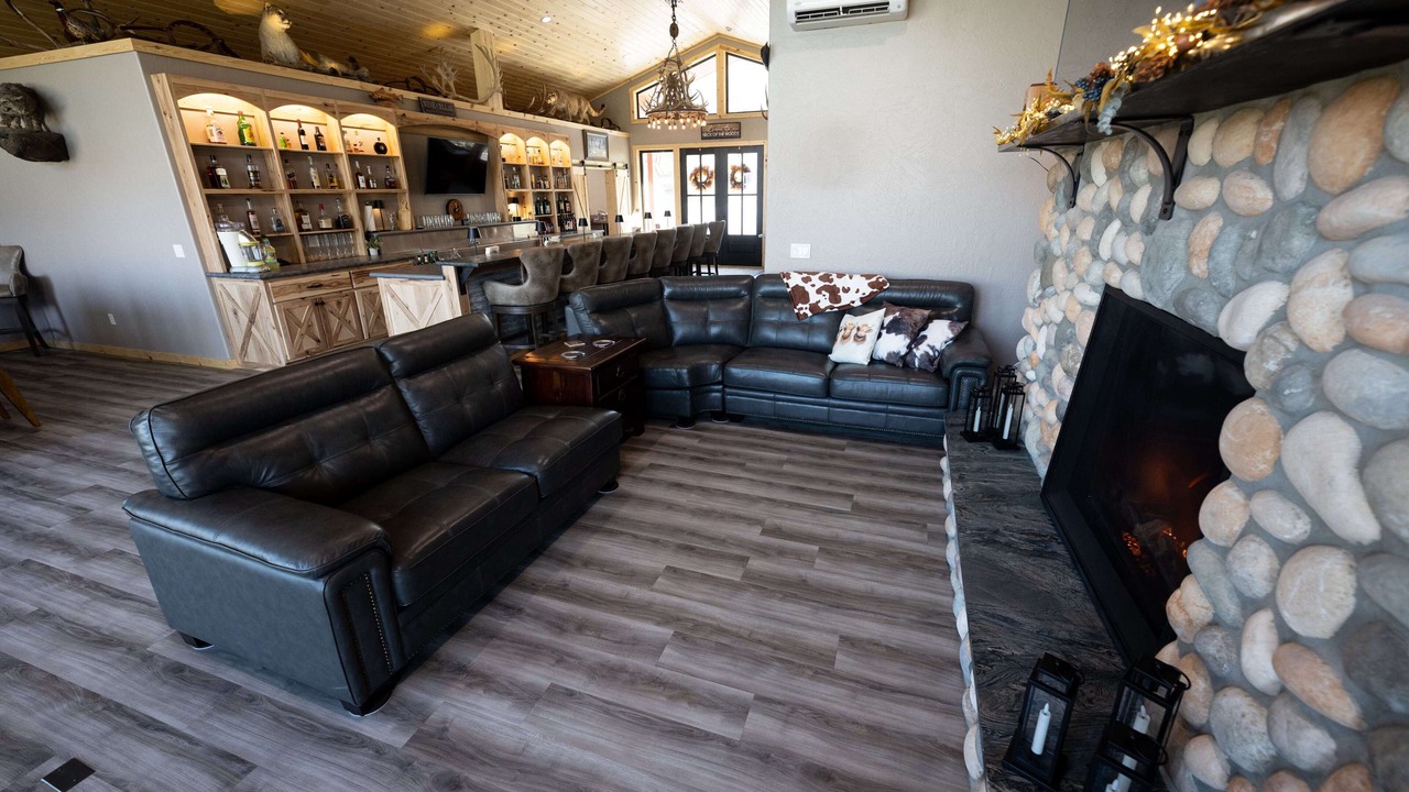 Photo of Livingroom in White Bird