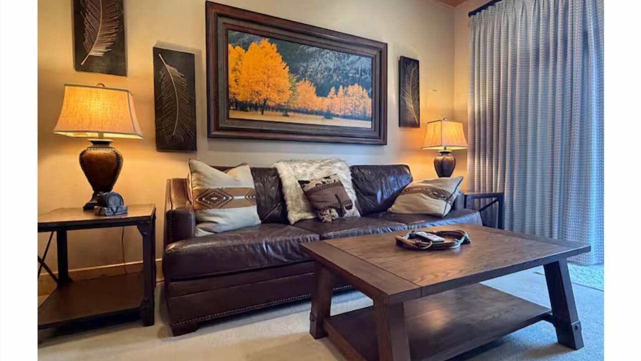 Photo of Livingroom in Victor