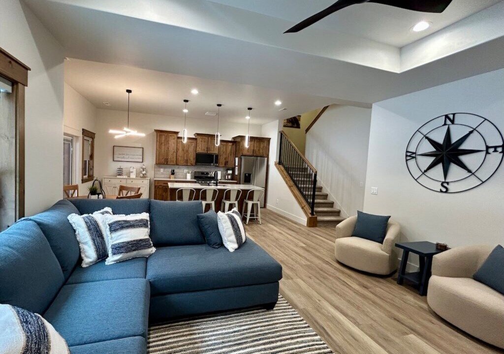 Photo of Livingroom in Island Park