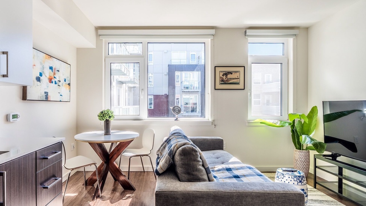 Photo of Livingroom in West Bellevue