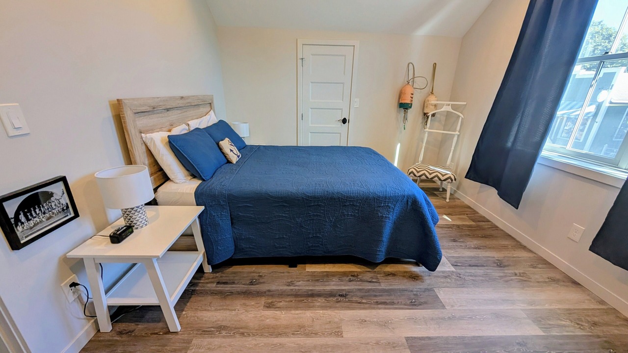 Photo of Bedroom in Coupeville