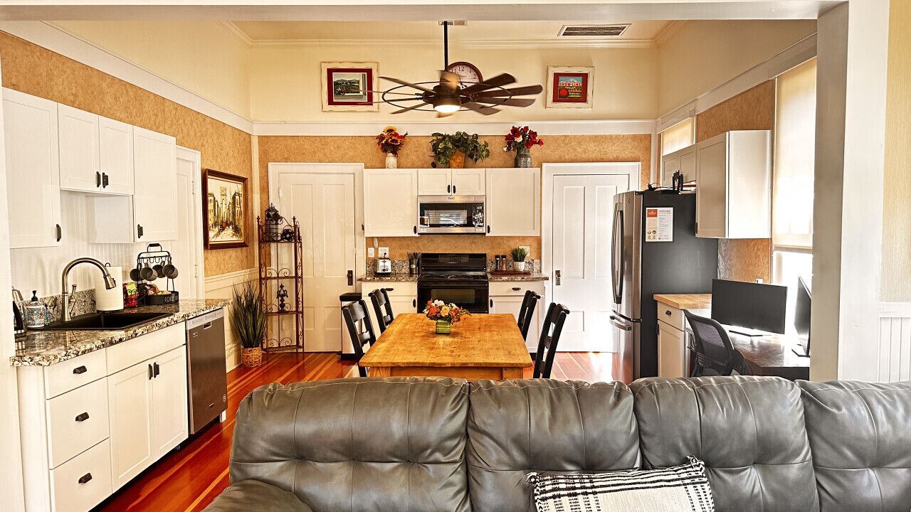Photo of Livingroom in Jacksonville