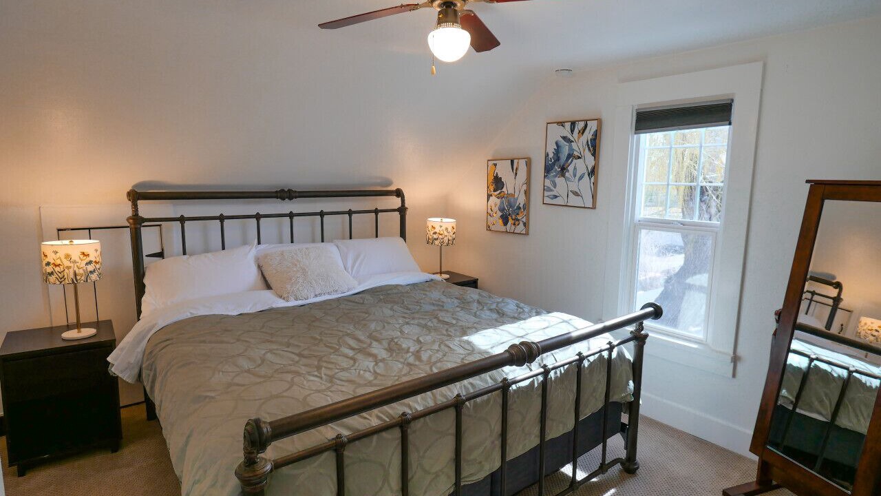 Photo of Bedroom in Garden District