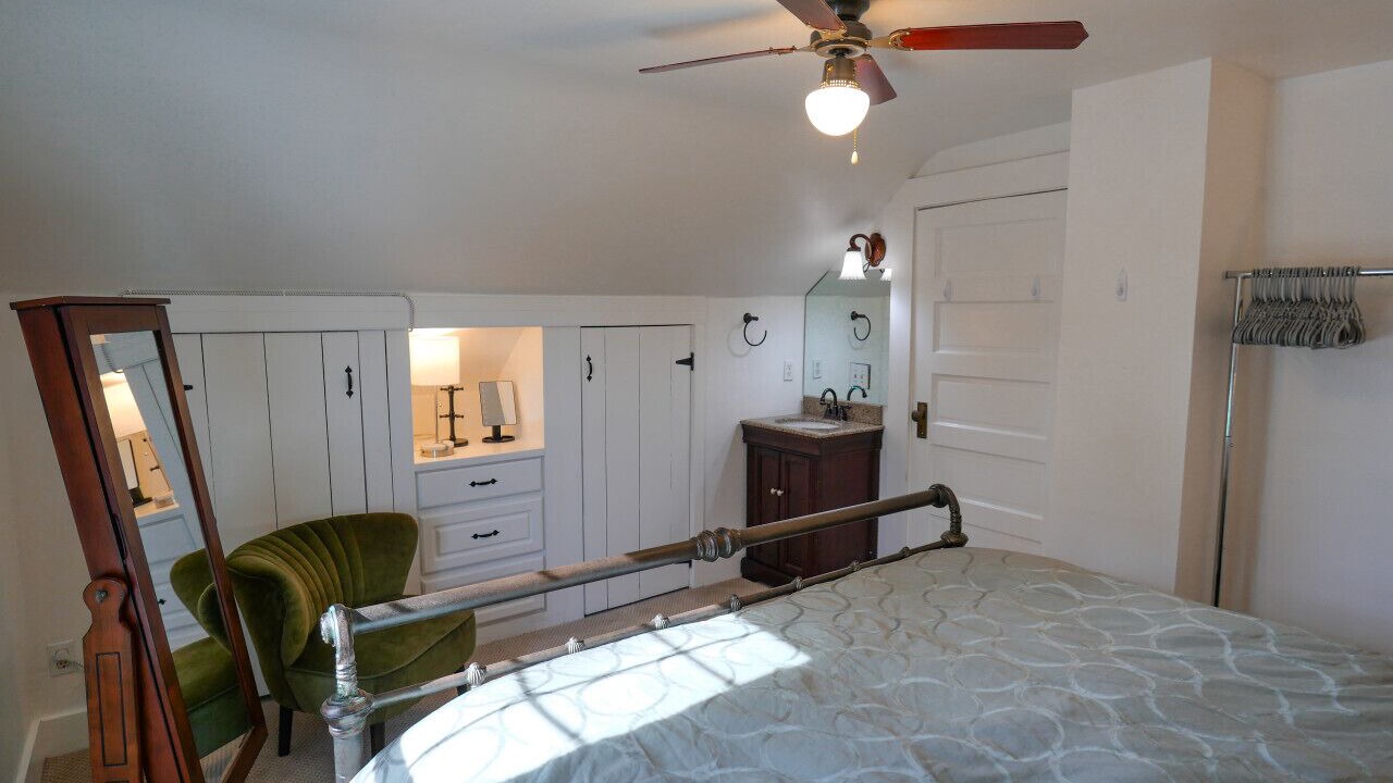 Photo of Bedroom in Garden District