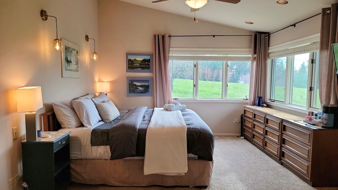 Photo of Bedroom in Corvallis