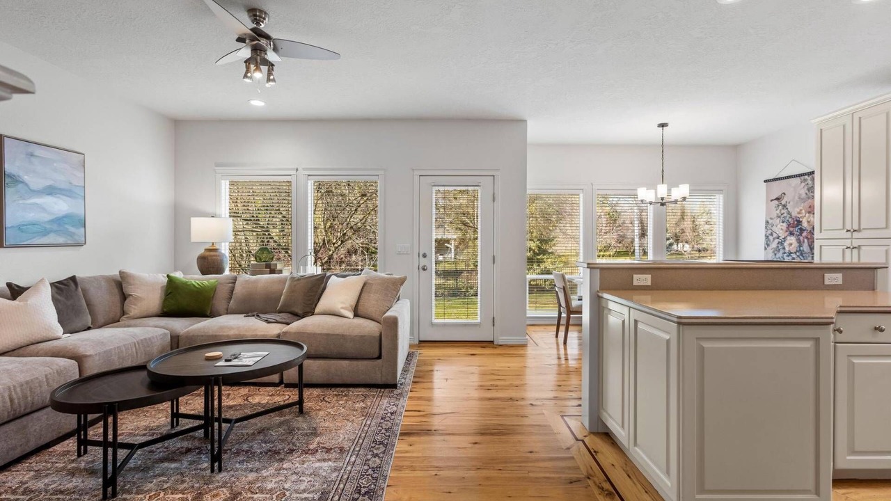 Photo of Livingroom in Eagle