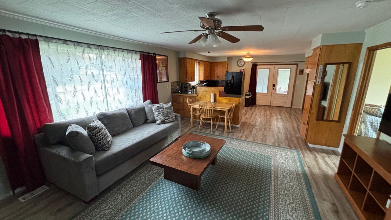 Photo of Livingroom in West Valley